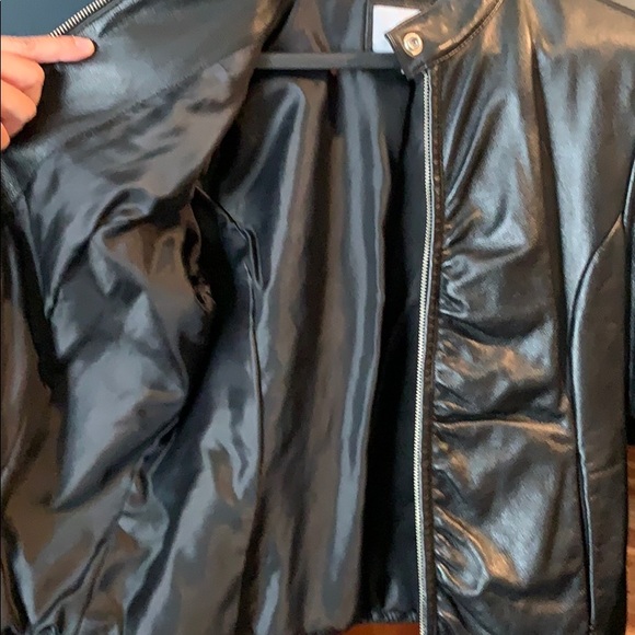 Leather jacket - Picture 3 of 4